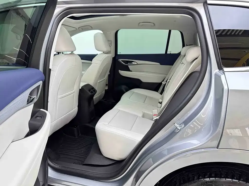 Buick Envision Plus — фото 8