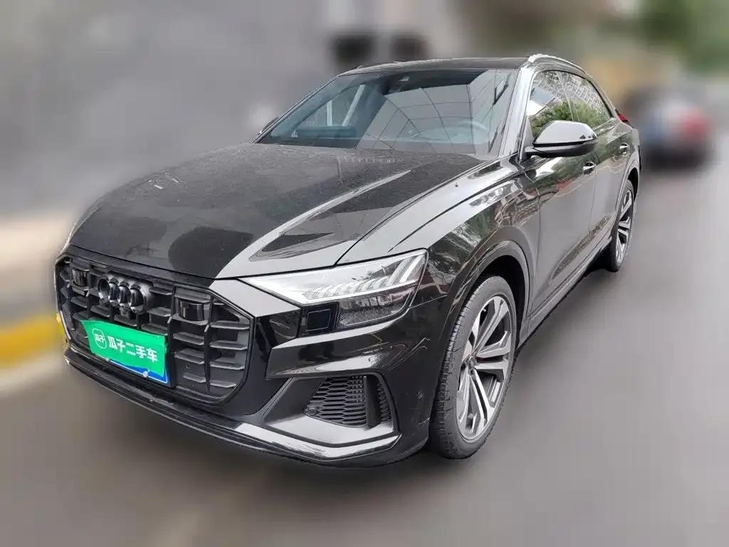 Audi Q8 — фото 1