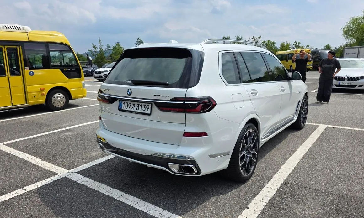 BMW X7 — фото 2