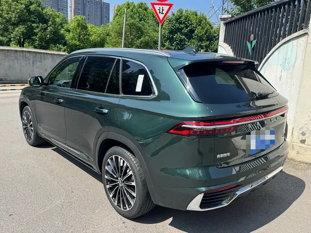 Geely Xingyue L — фото 10