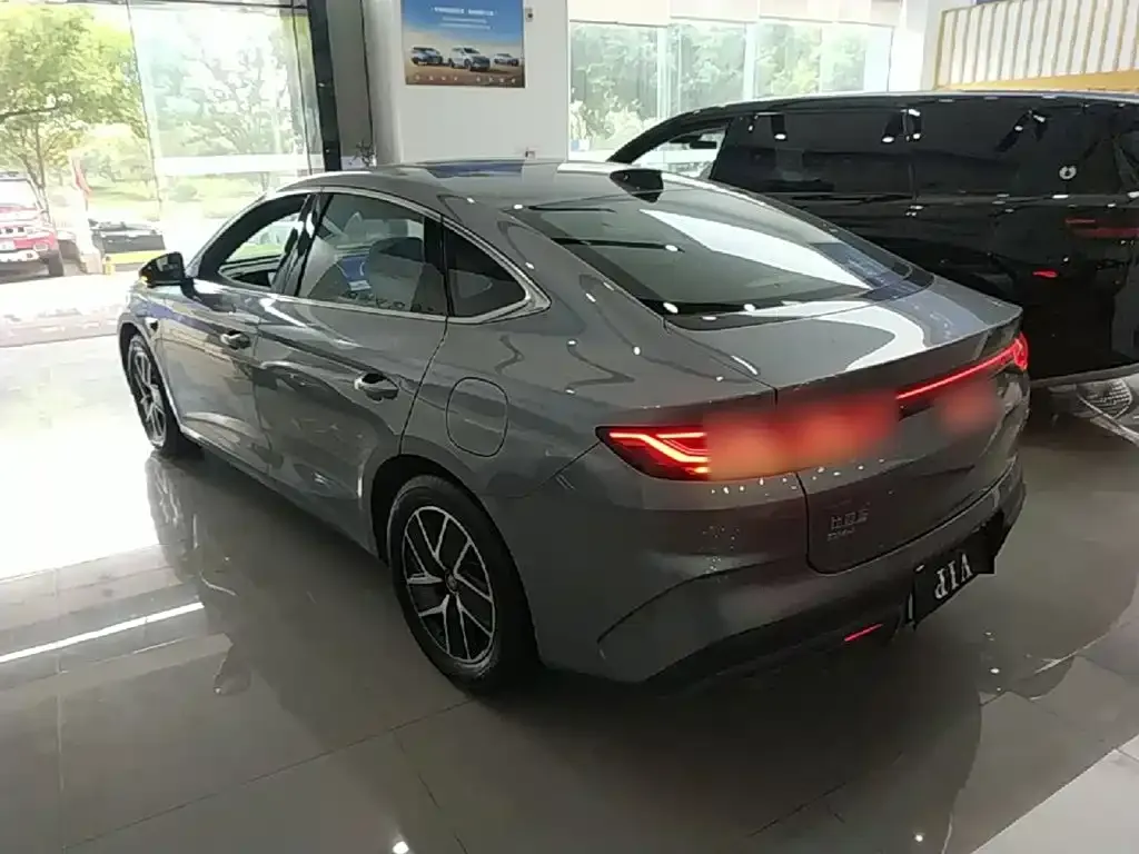 BYD Qin L — фото 10