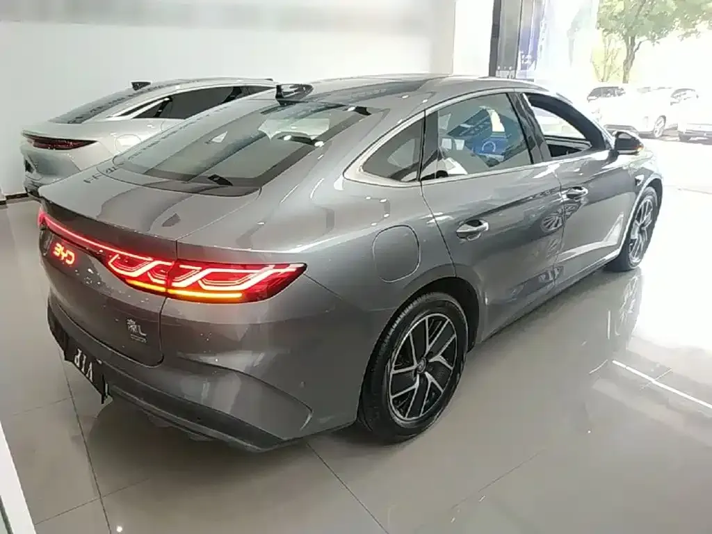 BYD Qin L — фото 4