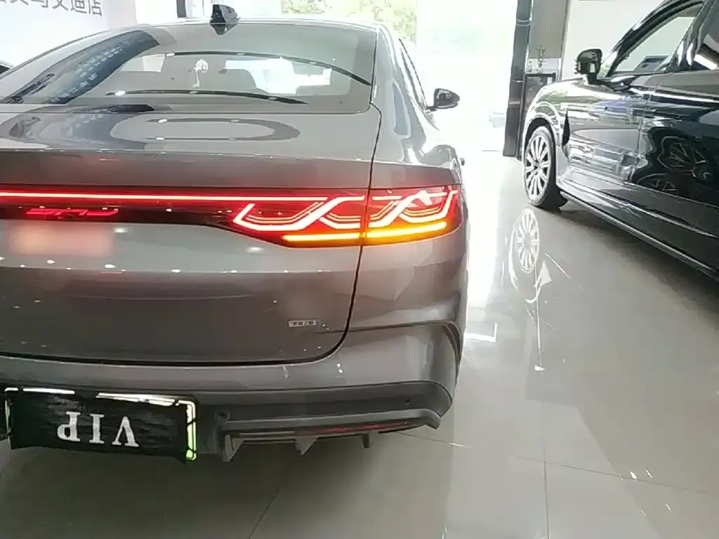 BYD Qin L — фото 2