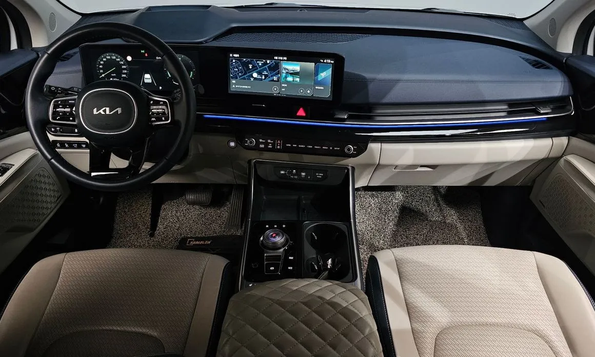 Kia Carnival — фото 10