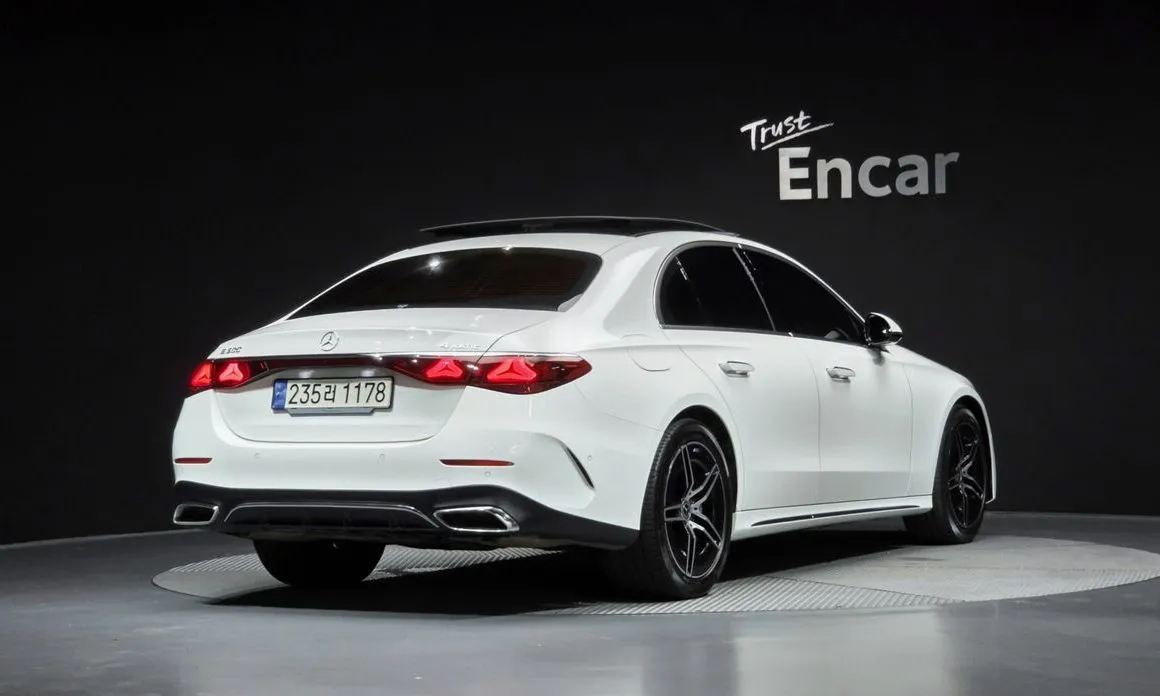 Mercedes-Benz E-Class — фото 4