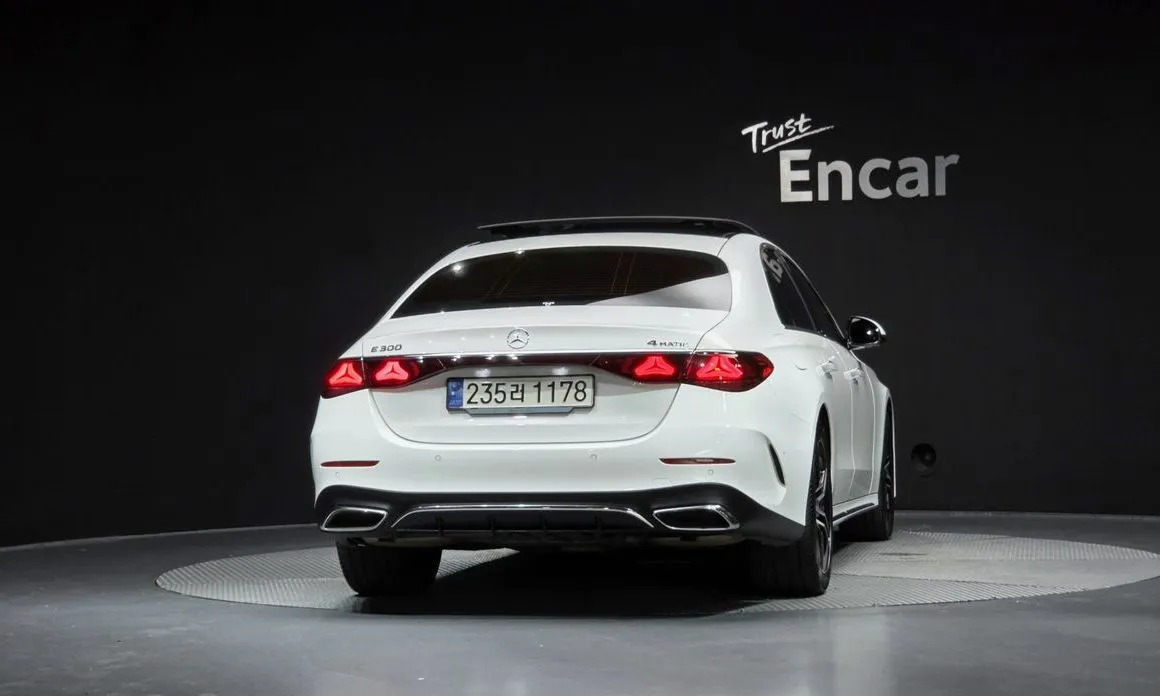 Mercedes-Benz E-Class — фото 3