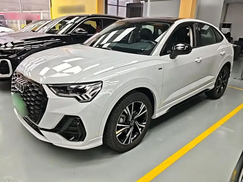 Audi Q3 Sportback — фото 1