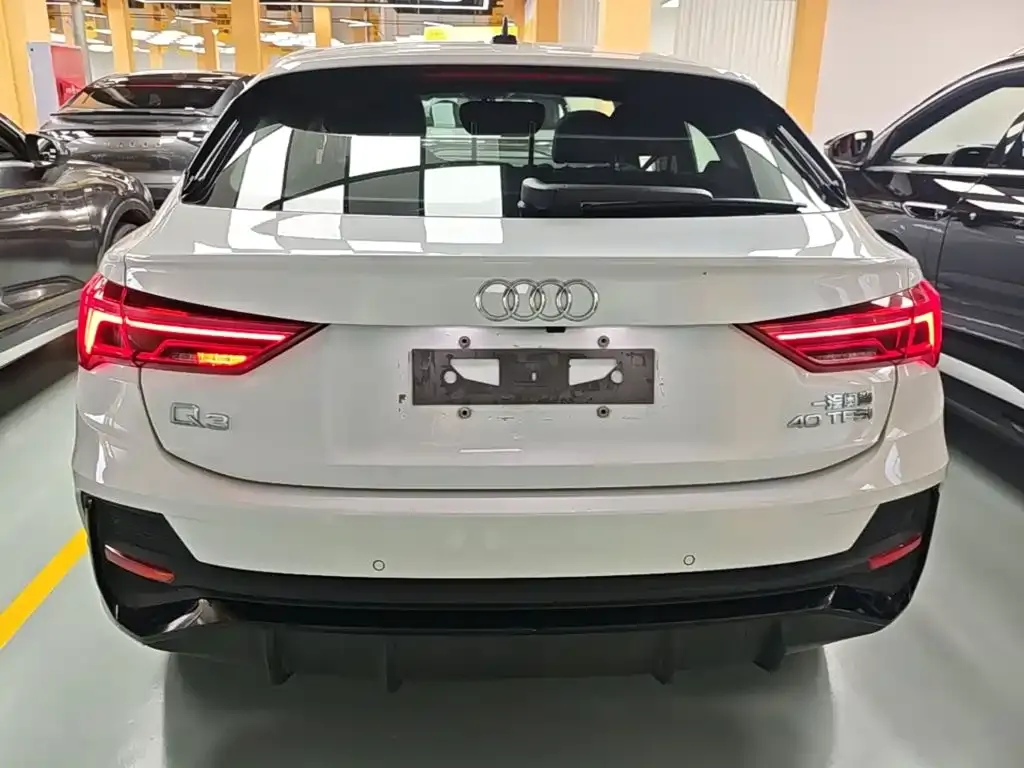 Audi Q3 Sportback — фото 8