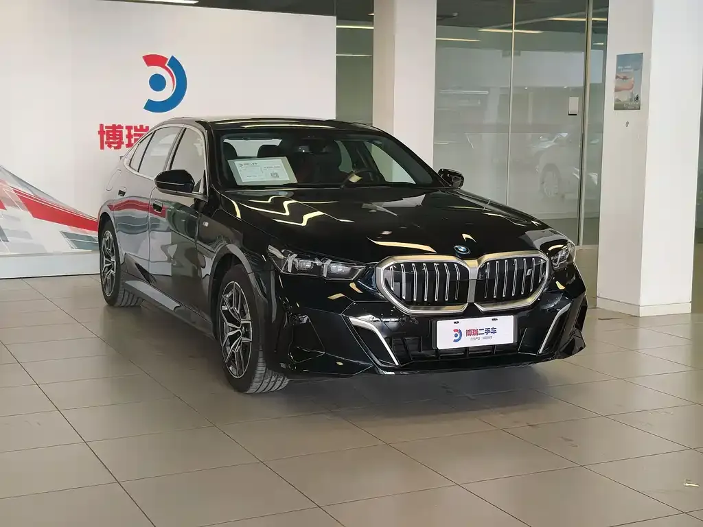 BMW i5 — фото 9