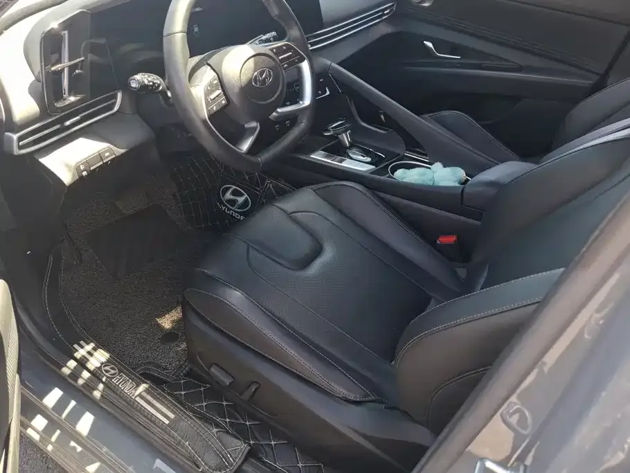 Hyundai Elantra — фото 4