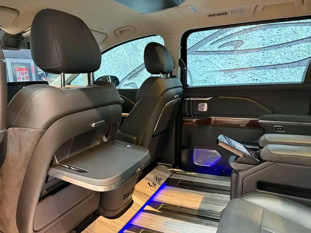 Hongqi HQ9 PHEV 2024 из CN, фото 6