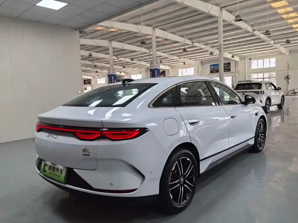 BYD Qin L — фото 8