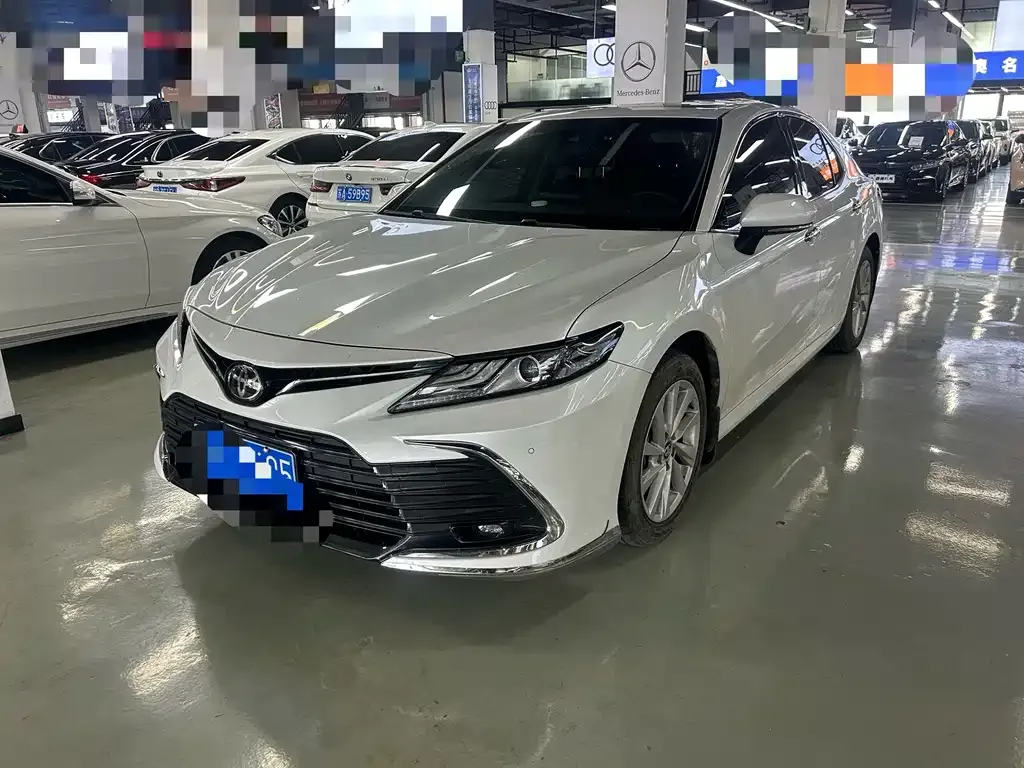 Toyota Camry — фото 6