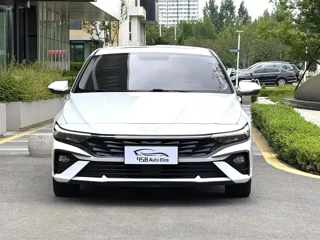 Hyundai Elantra — фото 6