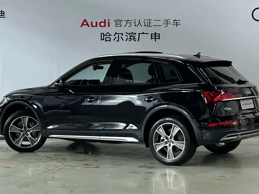 Audi Q5L — фото 5