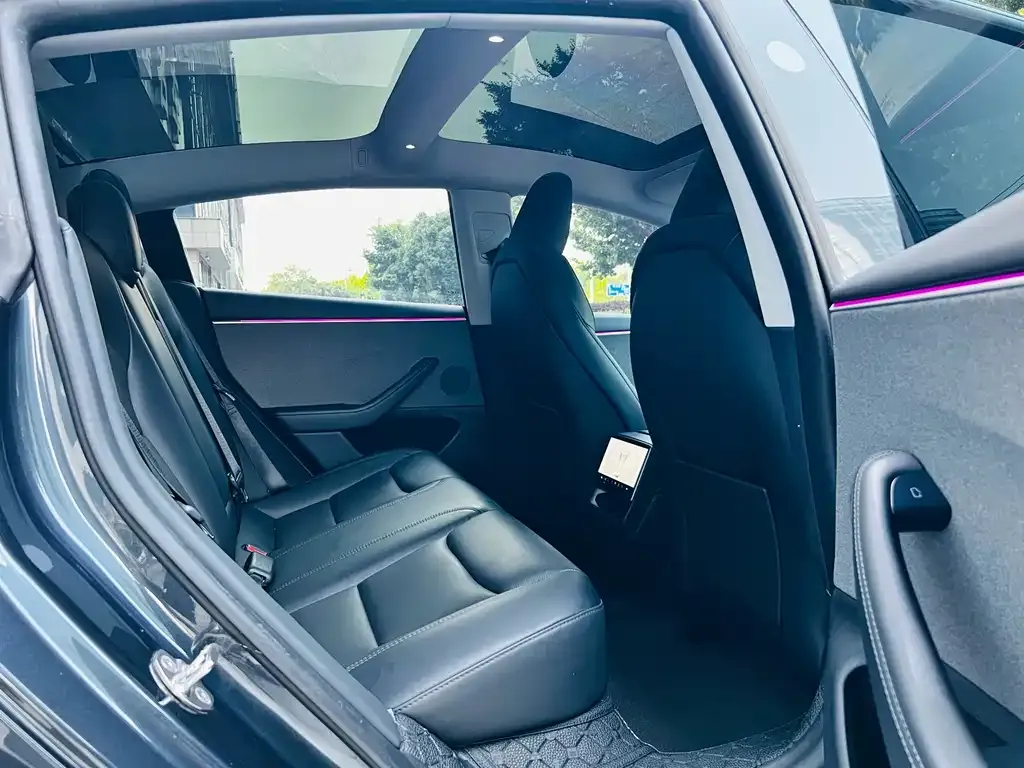 Tesla Model 3 — фото 10
