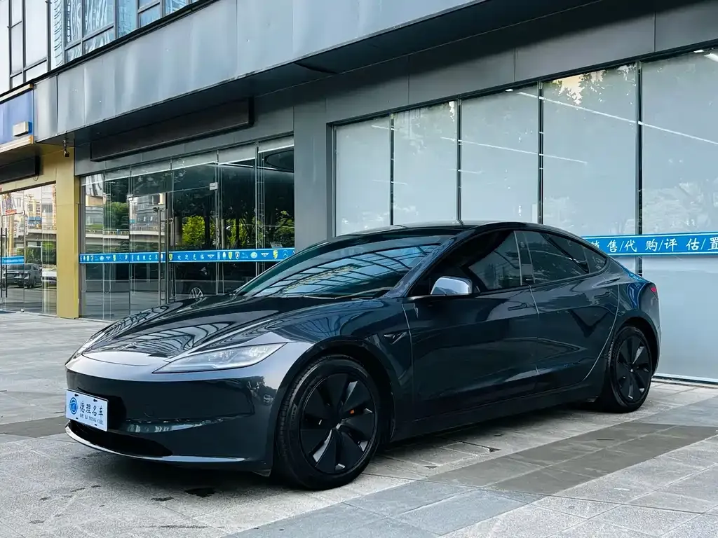 Tesla Model 3 — фото 4