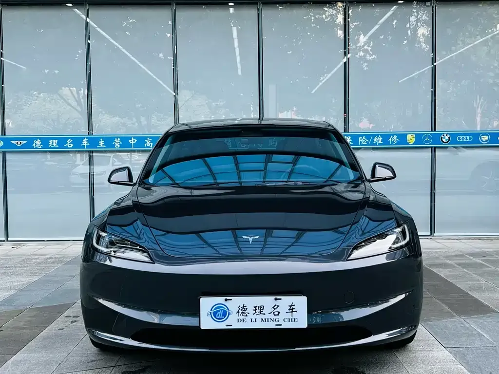 Tesla Model 3 — фото 8
