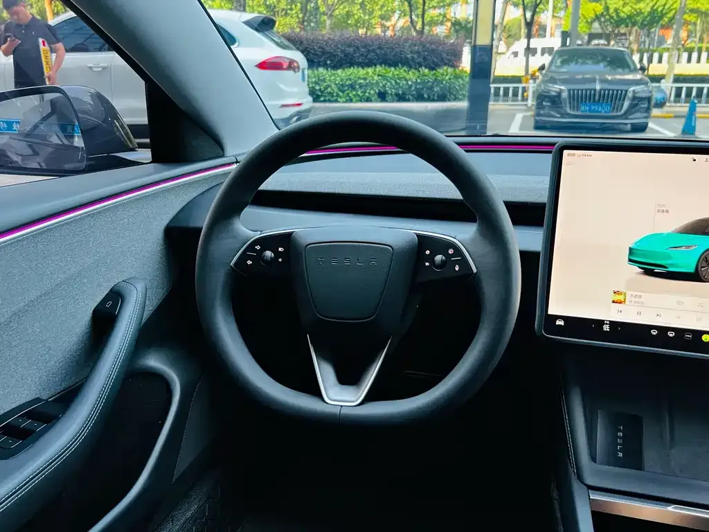Tesla Model 3 — фото 2