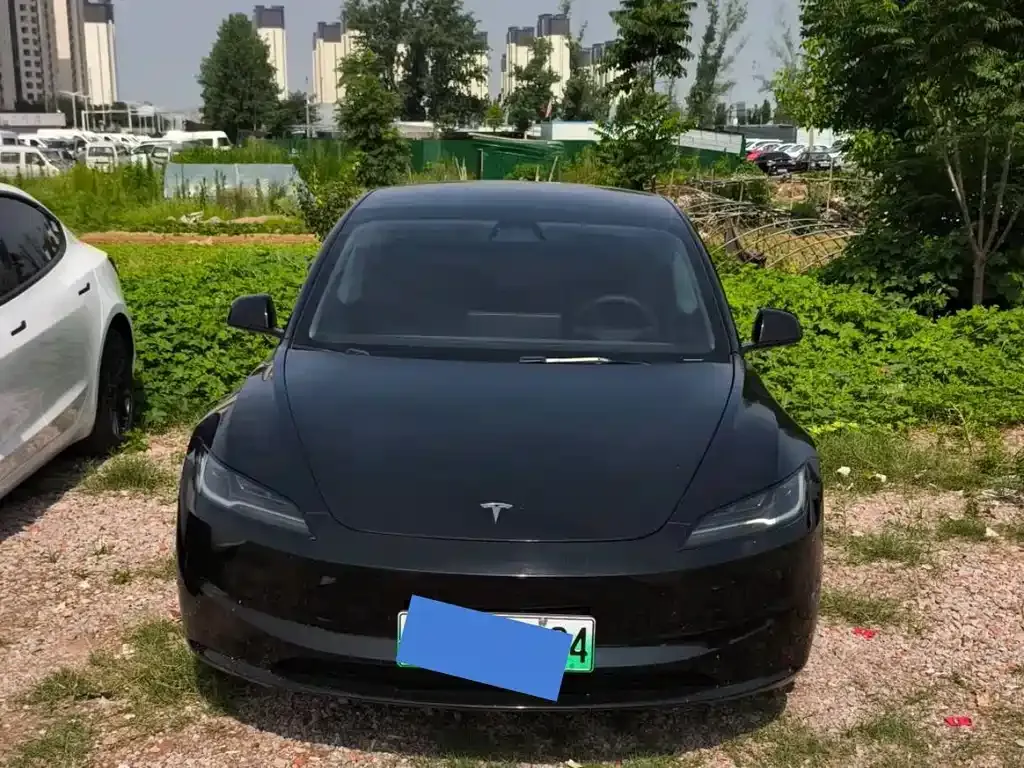 Tesla Model 3 — фото 10