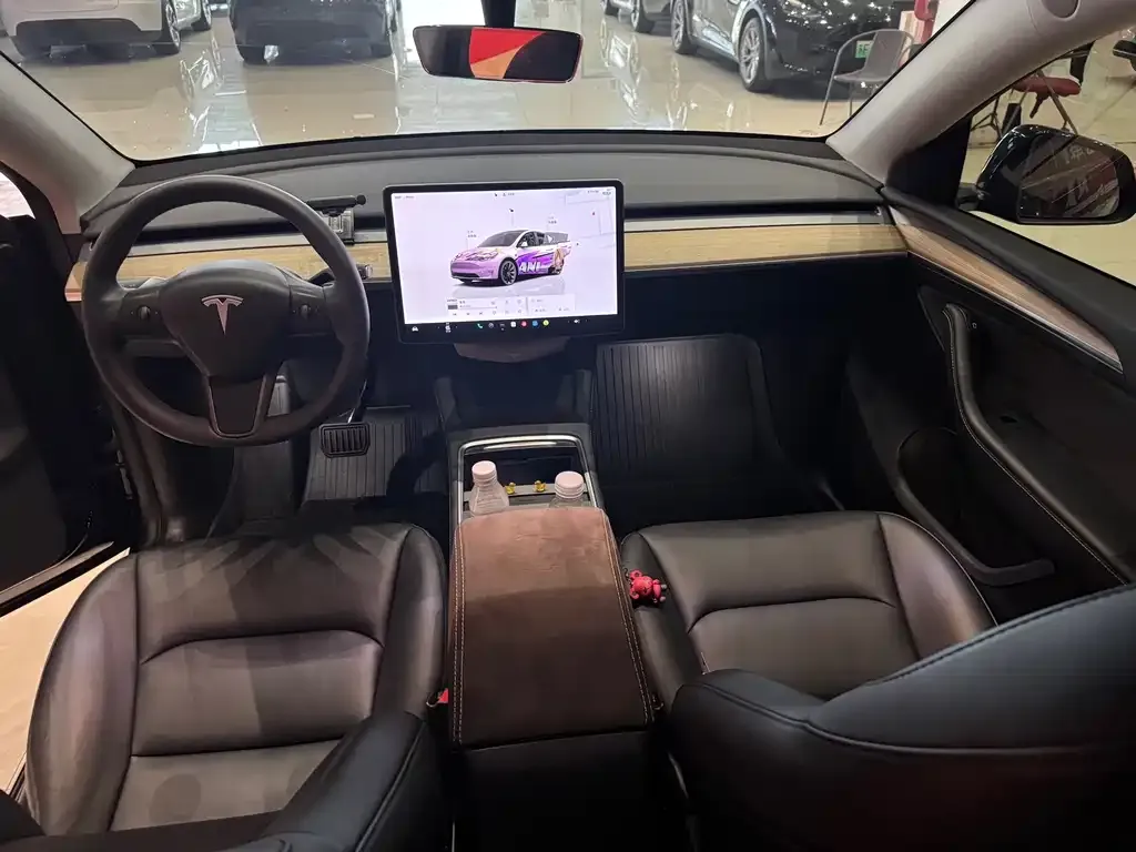 Tesla Model Y — фото 4