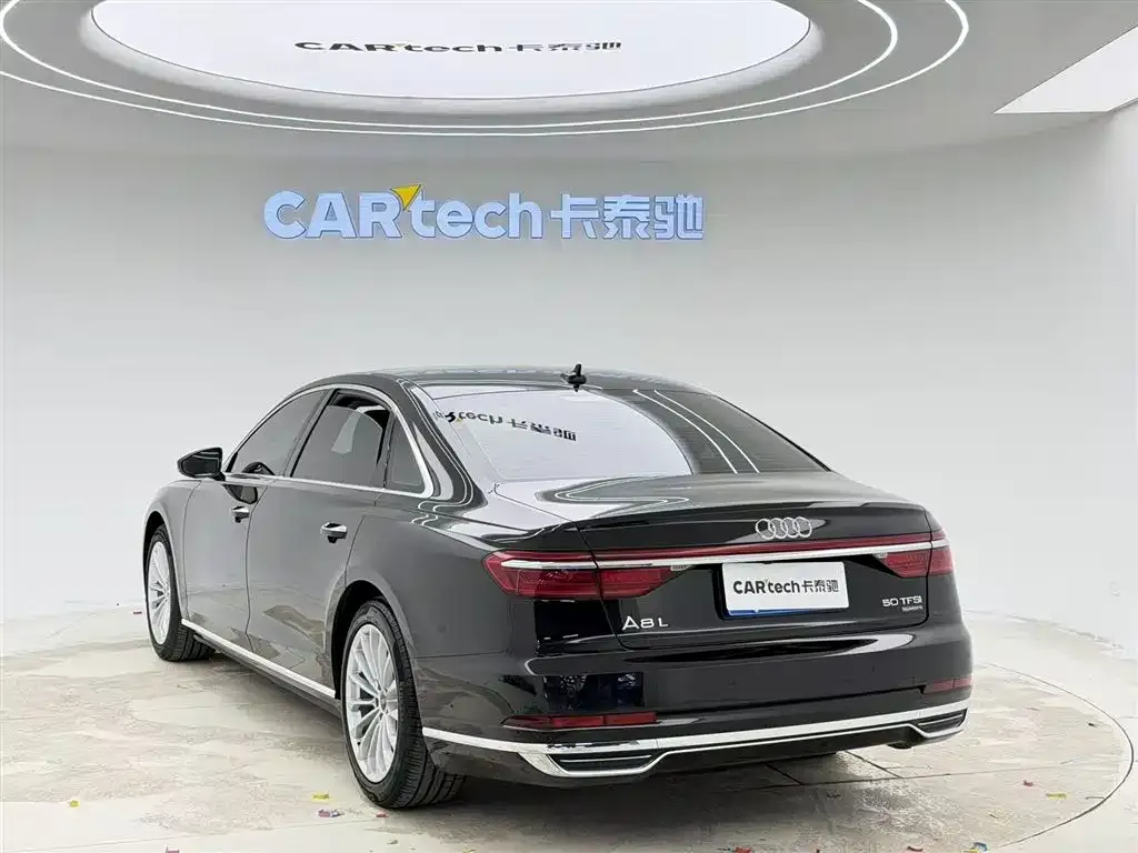 Audi A8 — фото 5