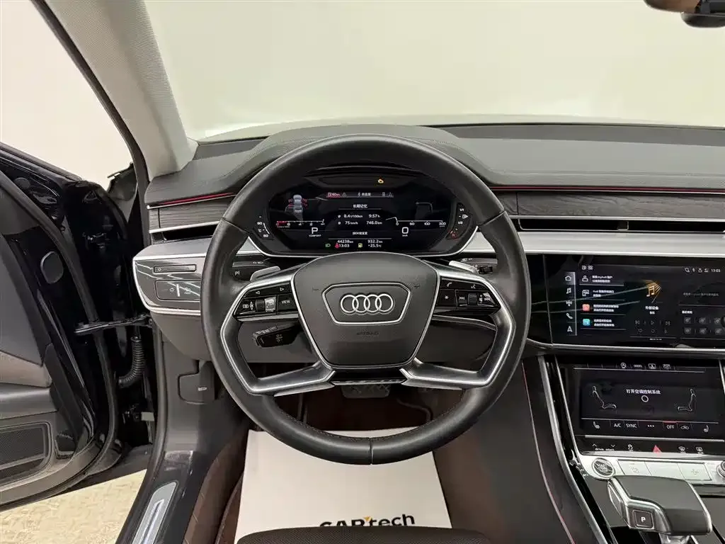 Audi A8 — фото 7