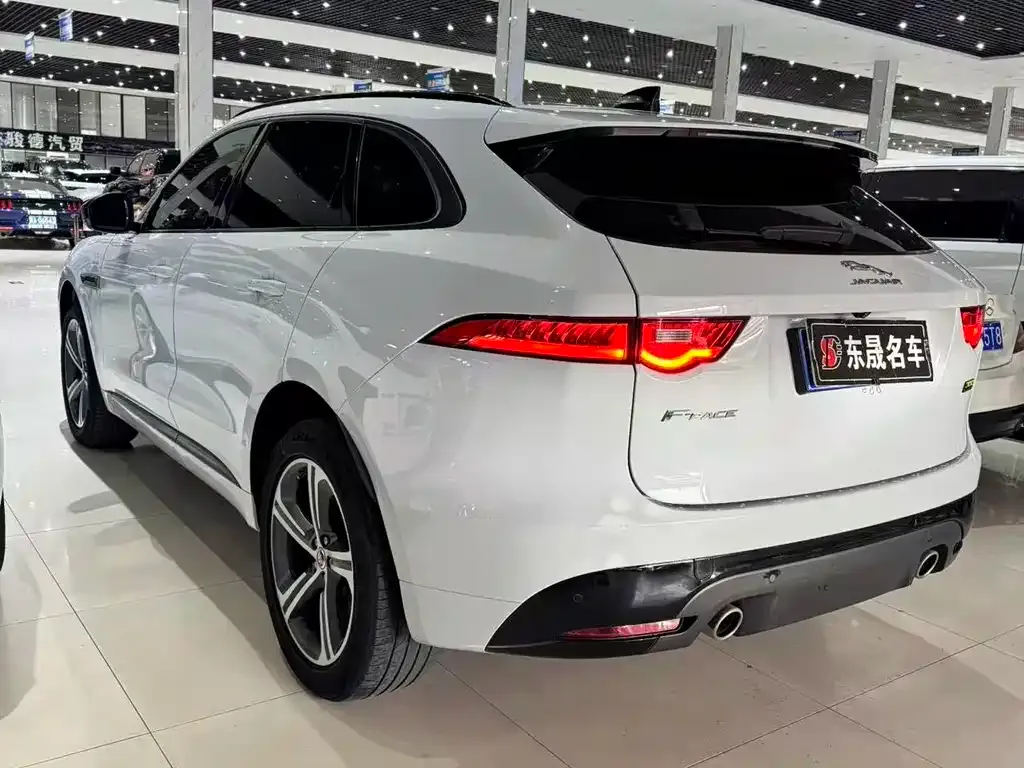 Jaguar F-PACE — фото 5