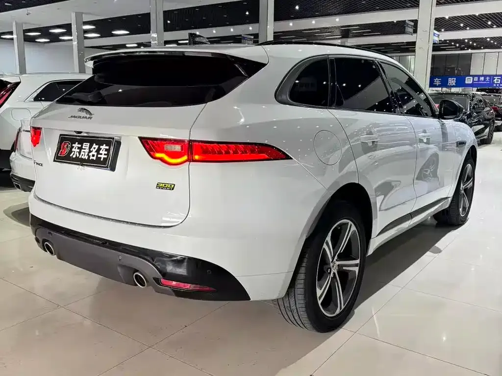 Jaguar F-PACE — фото 7