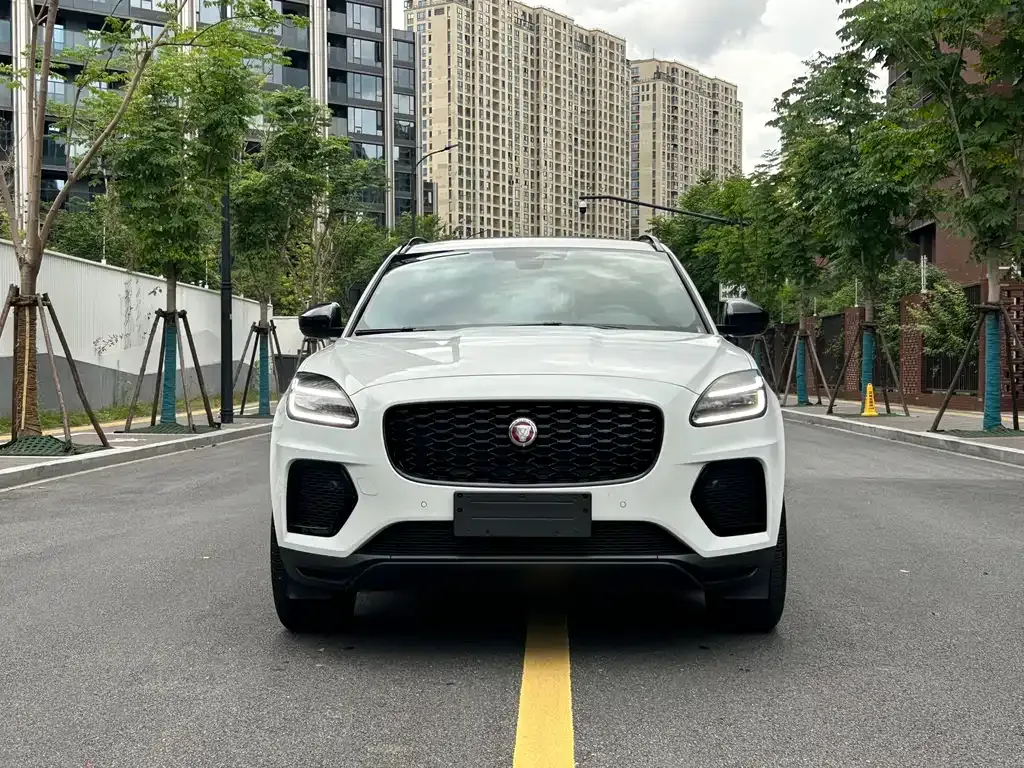 Jaguar E-PACE 2025 из CN, фото 9