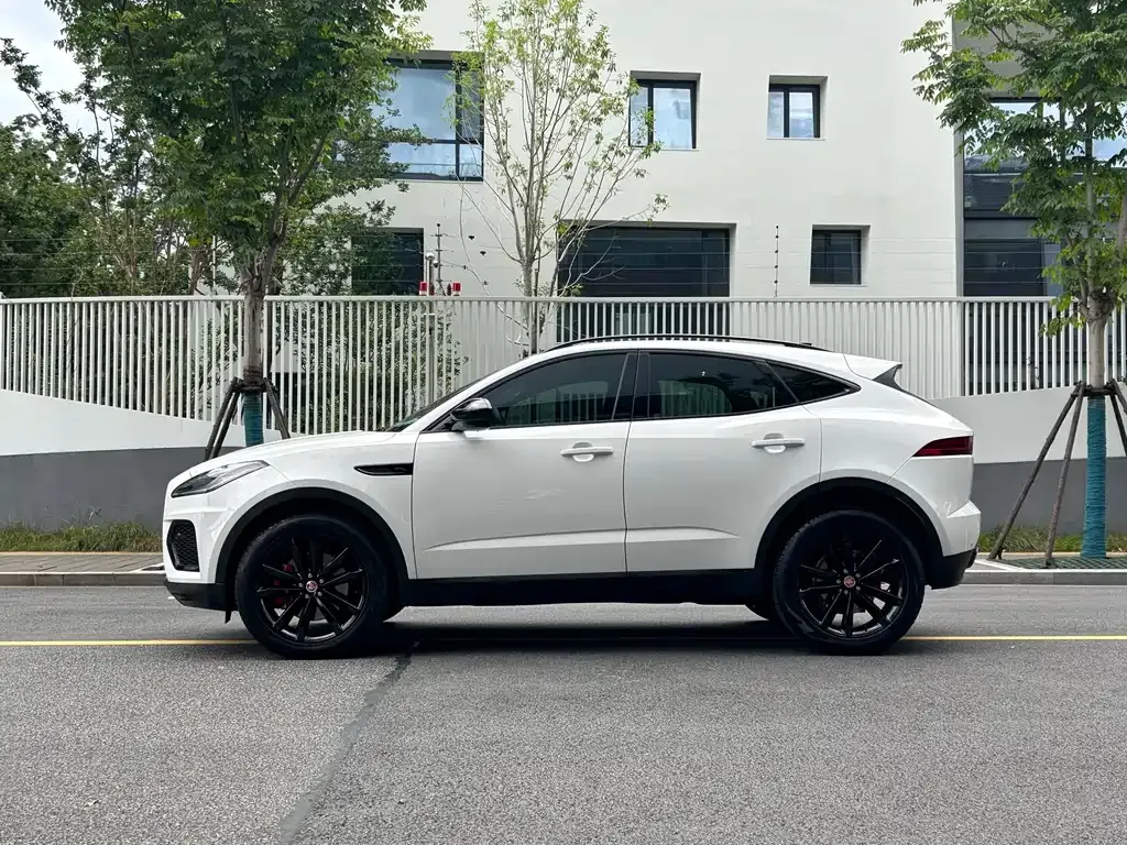 Jaguar E-PACE 2025 из CN, фото 4