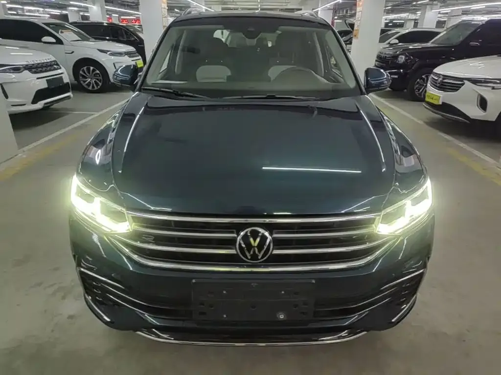Volkswagen Tiguan L — фото 4