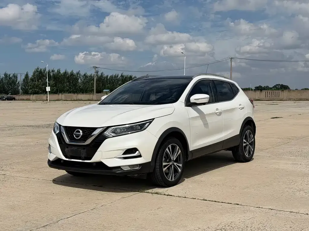 Nissan Qashqai — фото 1