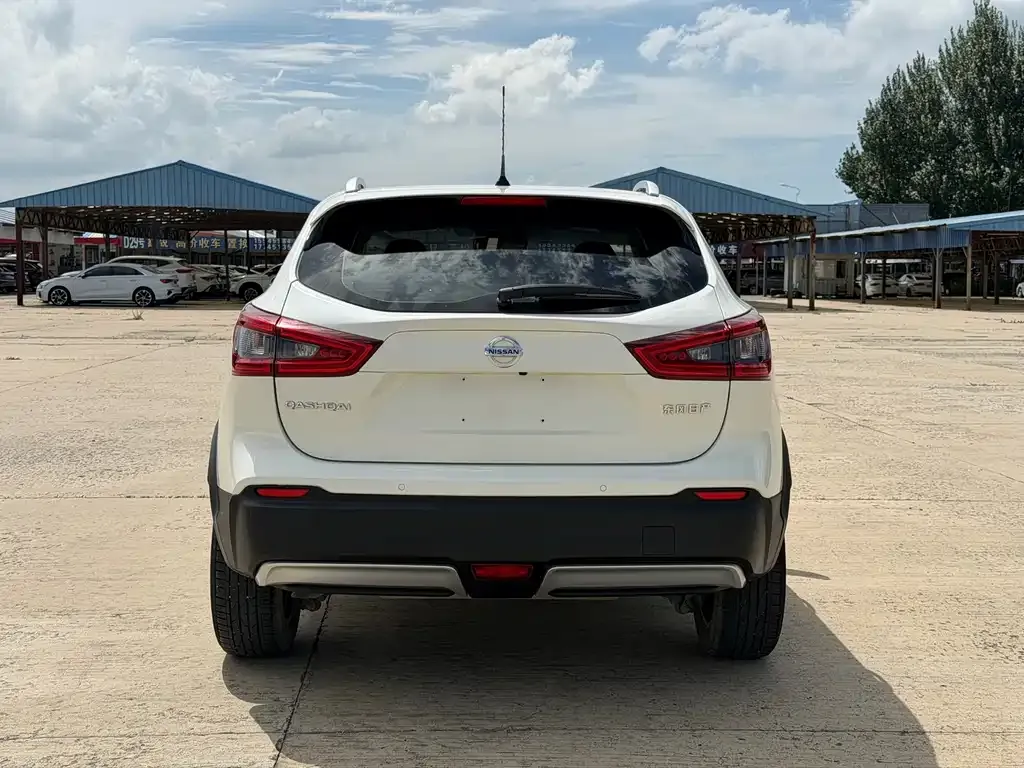 Nissan Qashqai — фото 7