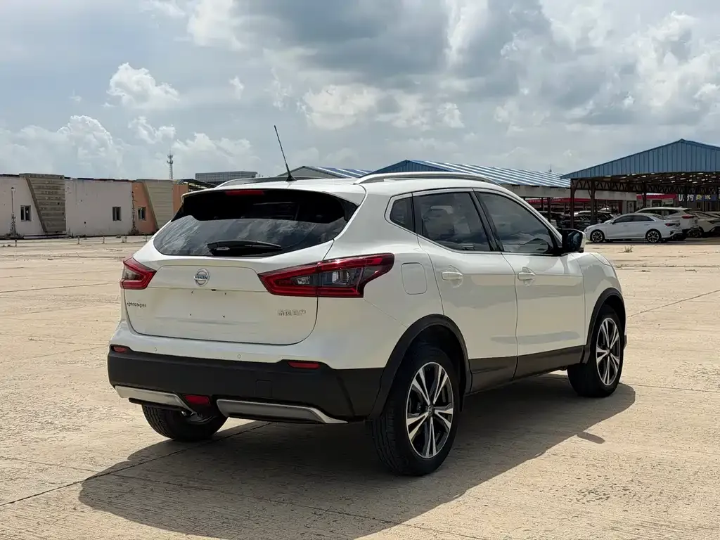 Nissan Qashqai — фото 5