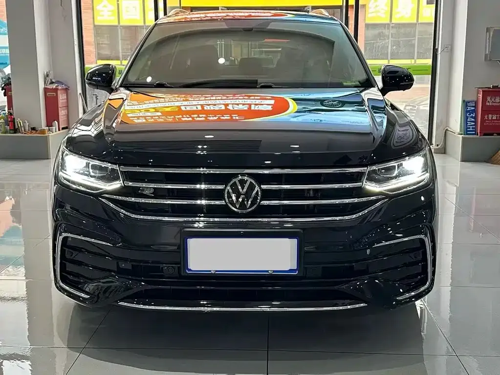 Volkswagen Tiguan L — фото 7
