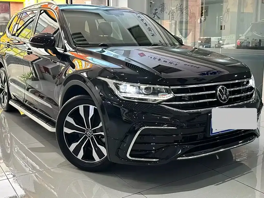 Volkswagen Tiguan L — фото 4