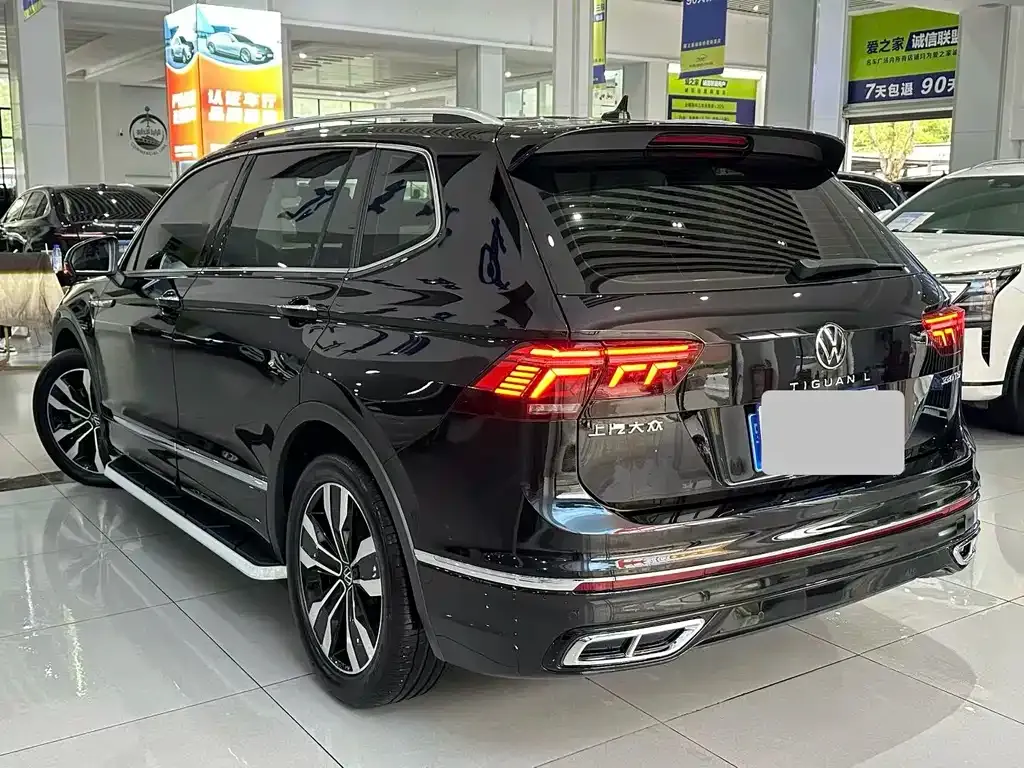 Volkswagen Tiguan L — фото 9