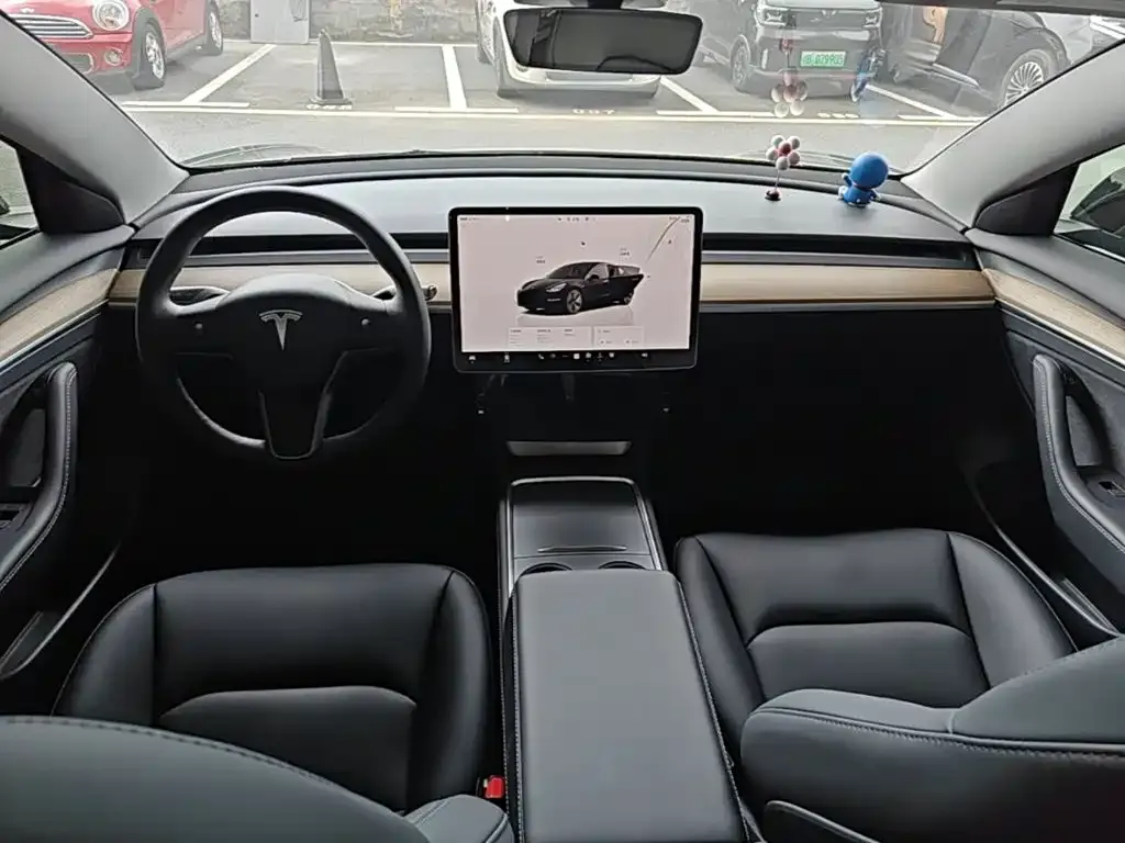 Tesla Model 3 — фото 4