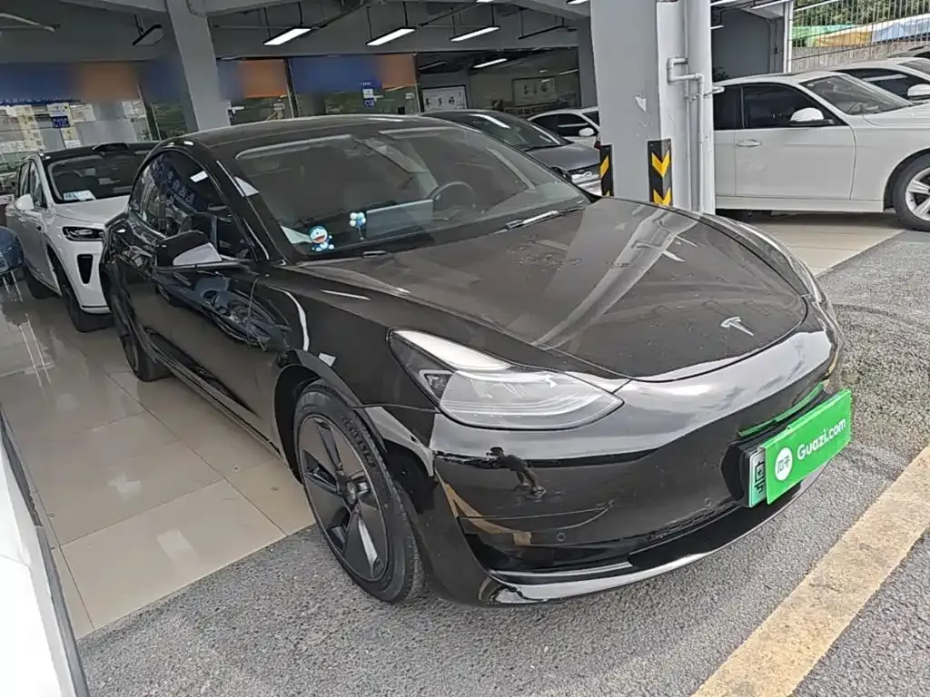 Tesla Model 3 — фото 10