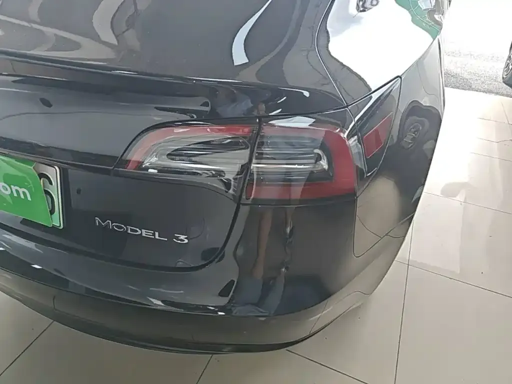 Tesla Model 3 — фото 2