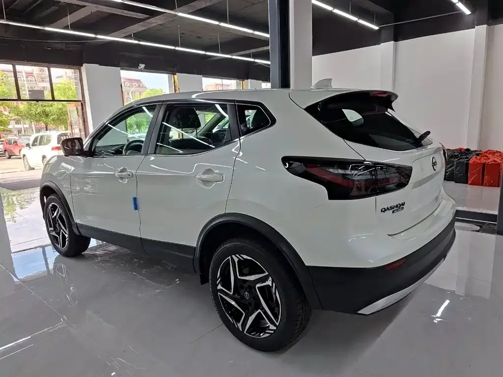 Nissan Qashqai — фото 10