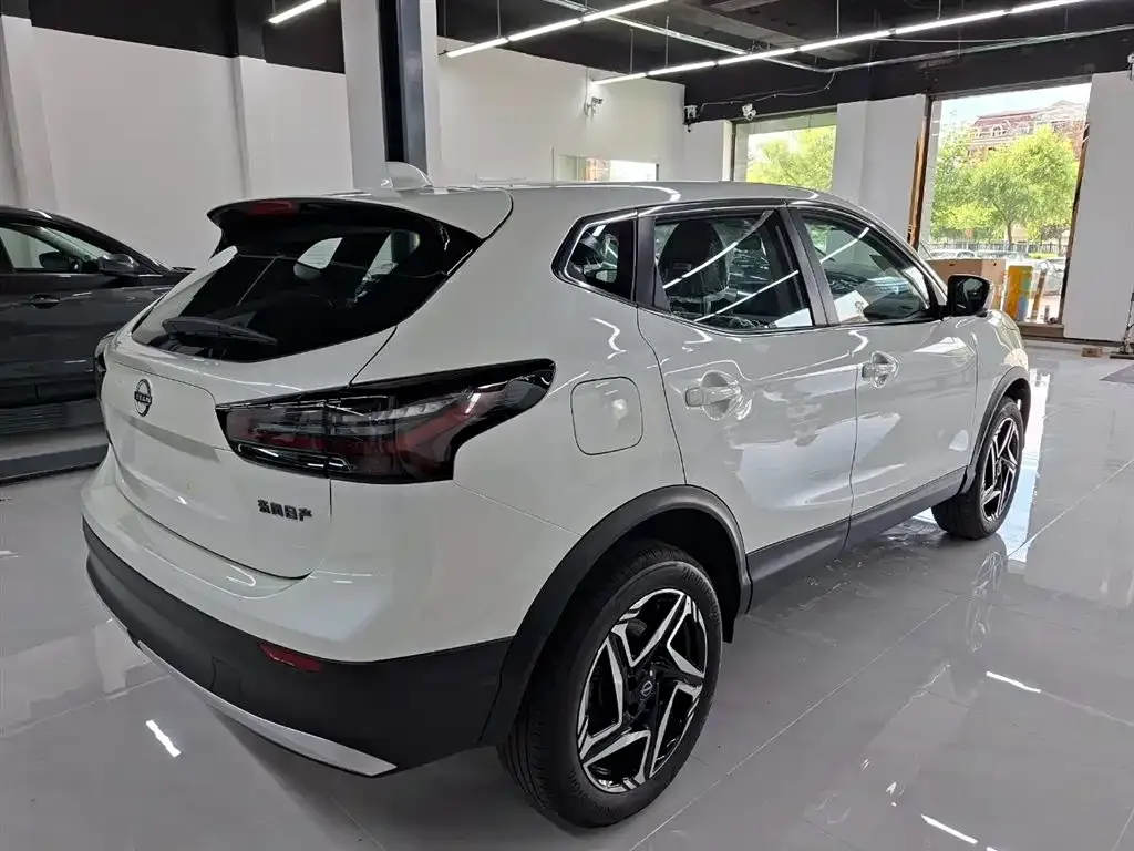 Nissan Qashqai — фото 9