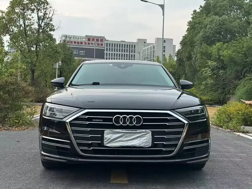 Audi A8 — фото 10