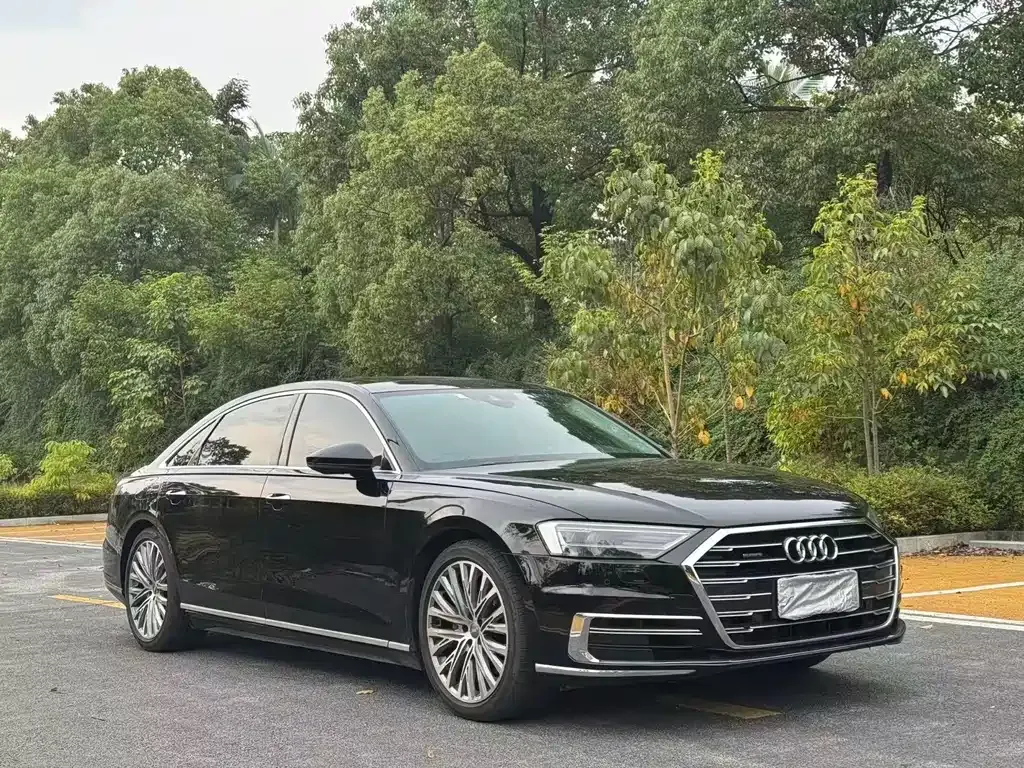 Audi A8 — фото 9