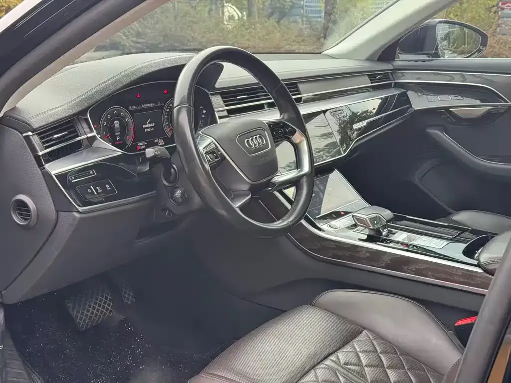 Audi A8 — фото 4