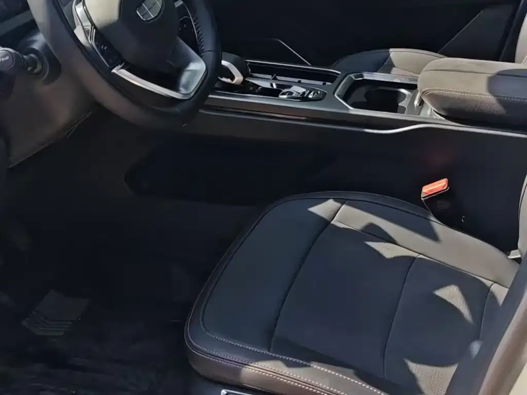 Geely Haoyue L 2024 из CN, фото 5