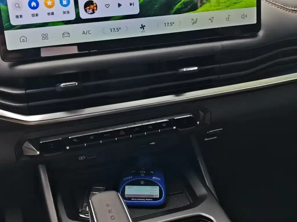 Geely Haoyue L 2024 из CN, фото 4