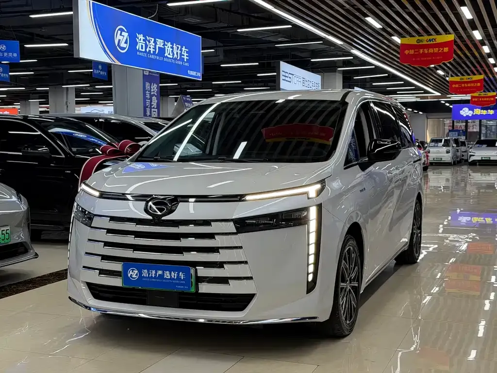 GAC Motor 传祺E8 PHEV — фото 1