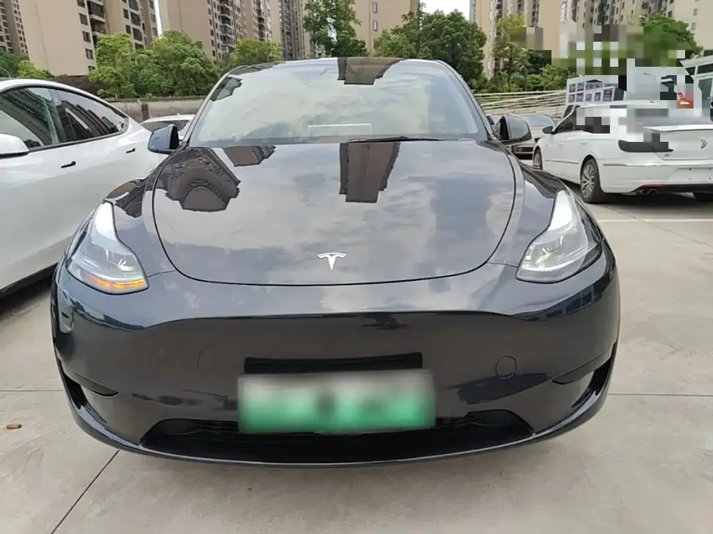 Tesla Model Y — фото 9